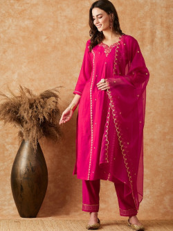 Pink Floral Embroidered Sequinned Kurta With Trouser & Dupatta